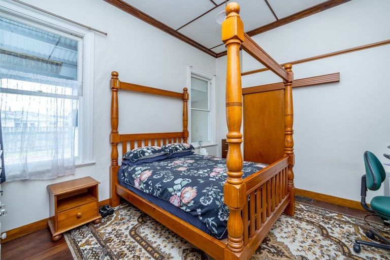 Photo of property in 2/14 Seddon Street, Carterton, 5713