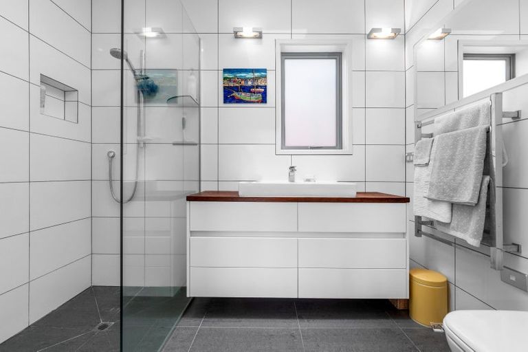 Photo of property in 17 Kiriwai Place, Matua, Tauranga, 3110