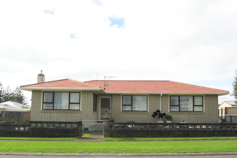 Photo of property in 22 Short Street, Waitara, 4320