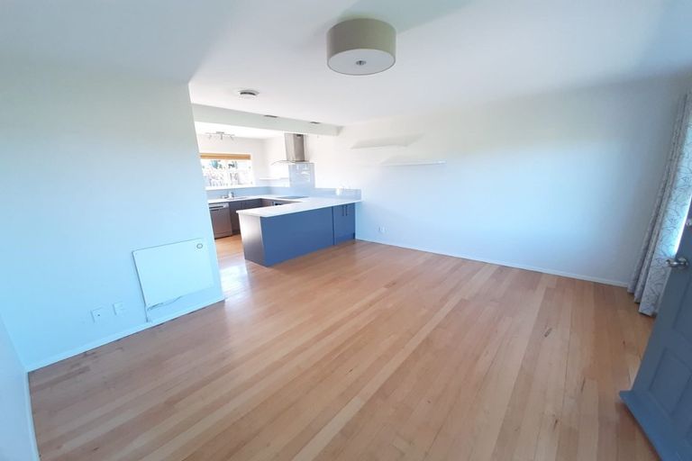 Photo of property in 2/48a Northboro Road, Belmont, Auckland, 0622