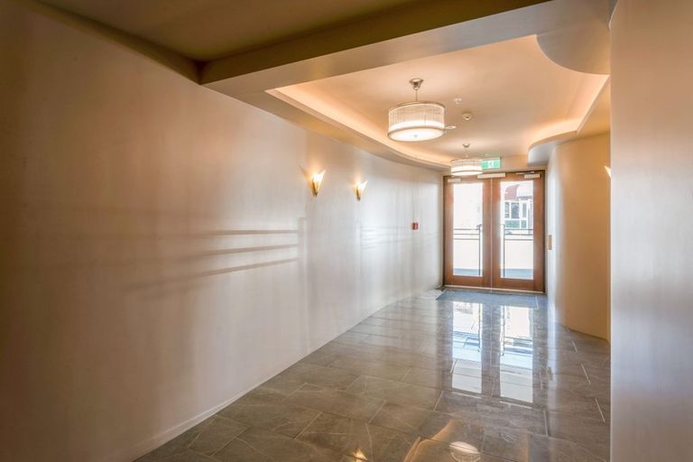 Photo of property in 303/3 Roxburgh Street, Mount Victoria, Wellington, 6011