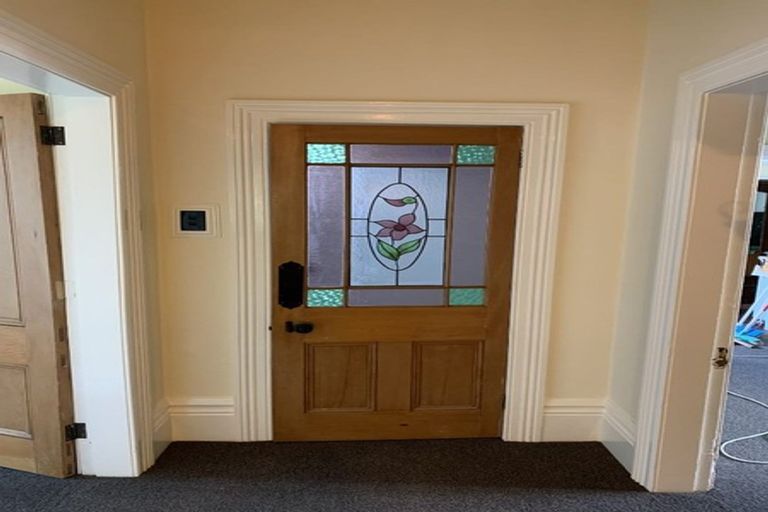 Photo of property in 32 Olliviers Road, Phillipstown, Christchurch, 8011