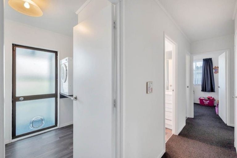 Photo of property in 206 Solar Road, Glen Eden, Auckland, 0602