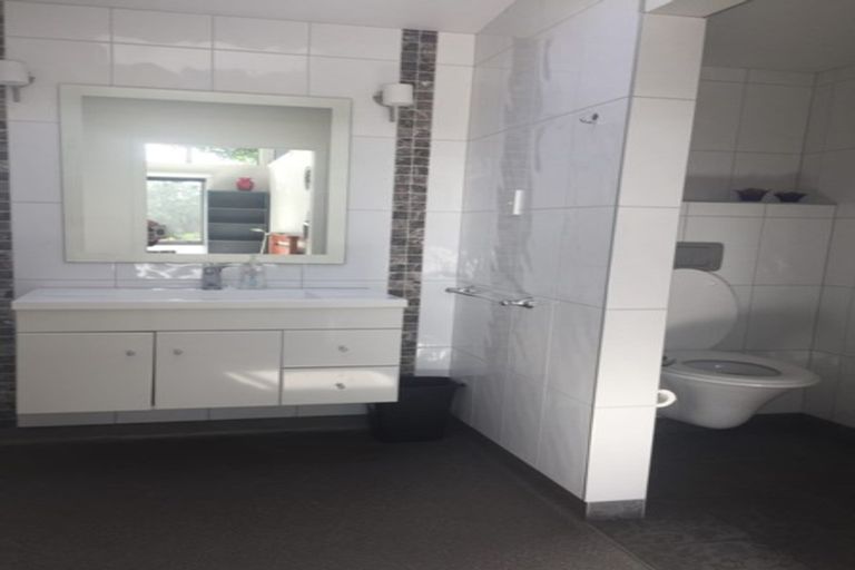 Photo of property in 74 Princes Street, Northcote Point, Auckland, 0627