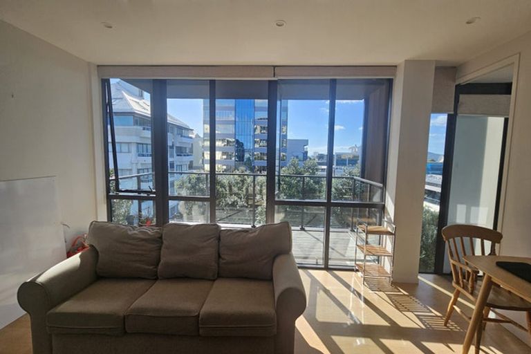 Photo of property in 10 Celeste Place, Totara Vale, Auckland, 0627