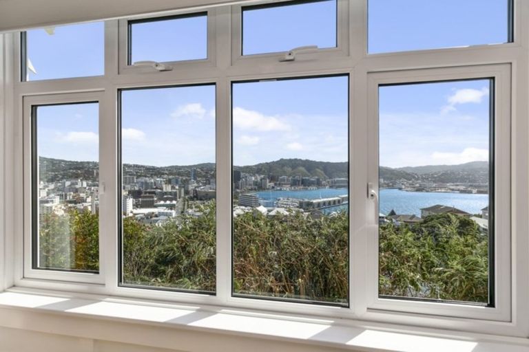 Photo of property in 11 Mcintyre Avenue, Mount Victoria, Wellington, 6011