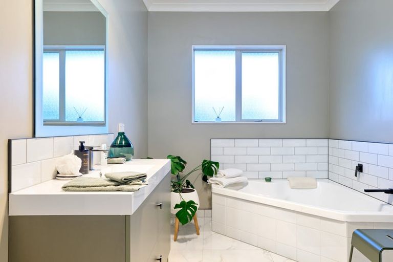 Photo of property in 52 Willow Park Drive, Opaki, Masterton, 5871