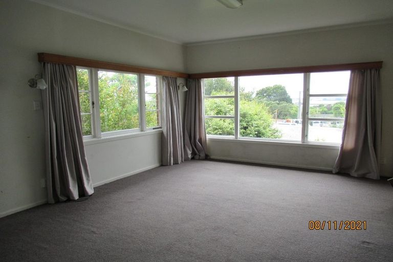 Photo of property in 20 Hastie Avenue, Mangere Bridge, Auckland, 2022