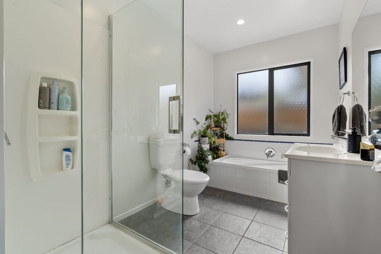 Photo of property in 51 Rathmar Drive, Manurewa, Auckland, 2105