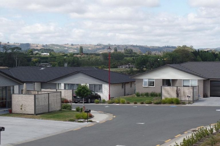 Photo of property in Waterview Estate, 86/4 Greystone Place, Omokoroa, 3114