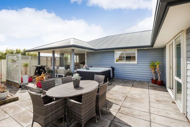 Photo of property in 11 Silicon Way, Fitzherbert, Palmerston North, 4410