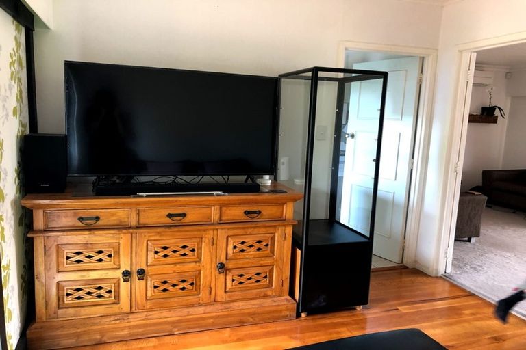 Photo of property in 3 Larne Avenue, Pakuranga Heights, Auckland, 2010