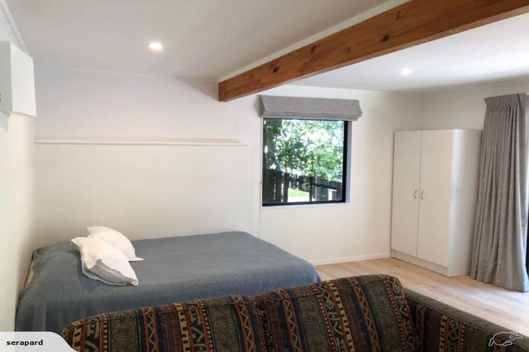 Photo of property in 33 Park Hill Road, Birkenhead, Auckland, 0626