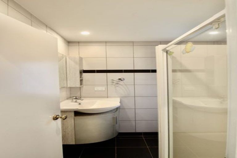 Photo of property in 78 Goodwood Drive, Goodwood Heights, Auckland, 2105