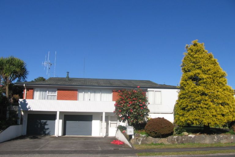 Photo of property in 16 Mclaren Place, Chedworth, Hamilton, 3210