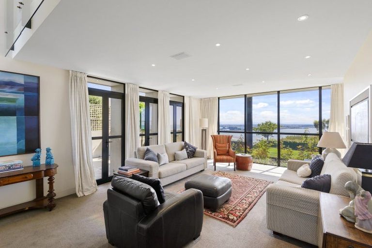 Photo of property in 23a Glendevere Terrace, Redcliffs, Christchurch, 8081