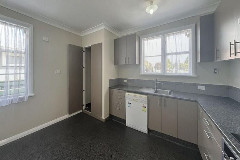 Photo of property in 83 Rangiora Avenue, Roslyn, Palmerston North, 4414