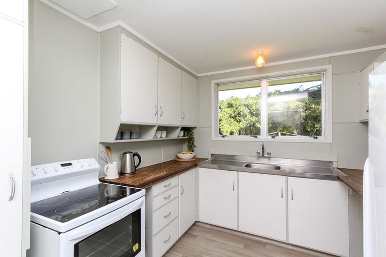 Photo of property in 119 Riversdale Drive, Merrilands, New Plymouth, 4312