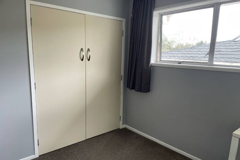 Photo of property in 2/13 Gretel Place, Hillcrest, Auckland, 0627
