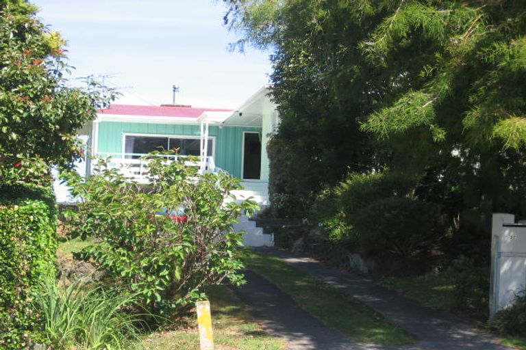 Photo of property in 37 Marlborough Avenue, Glenfield, Auckland, 0629
