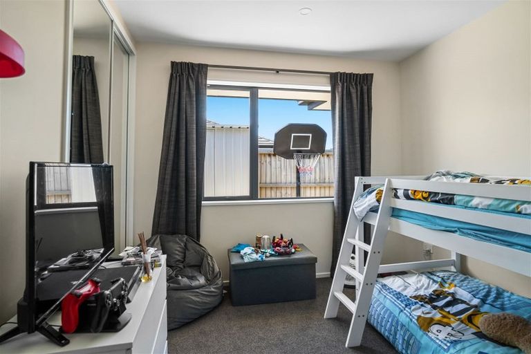 Photo of property in 17 Dynes Road, Rolleston, 7615