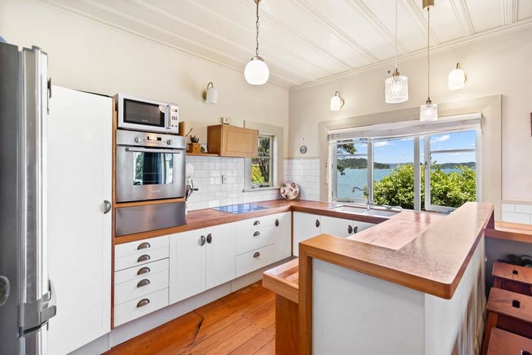 Photo of property in 104 Ritchie Road, Parua Bay, Whangarei, 0174