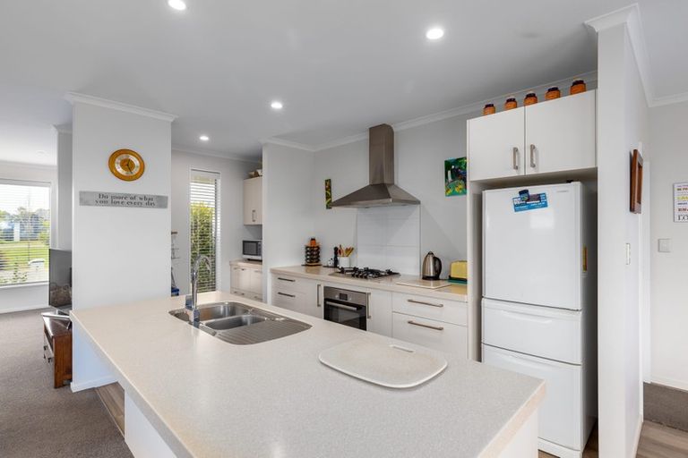 Photo of property in 32 Lansdowne Way, Rolleston, 7615