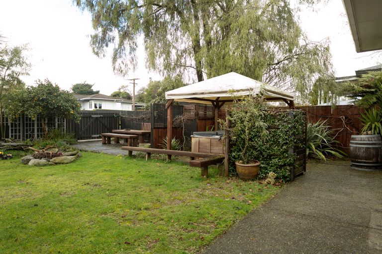 Photo of property in 23 Te Hatepe Avenue, Taupo, 3330