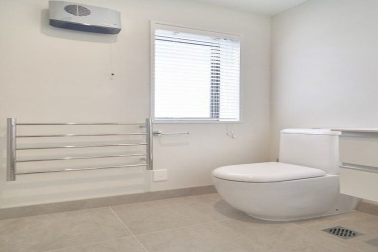 Photo of property in Riverena Flats, 377 Barbadoes Street, Christchurch Central, Christchurch, 8011