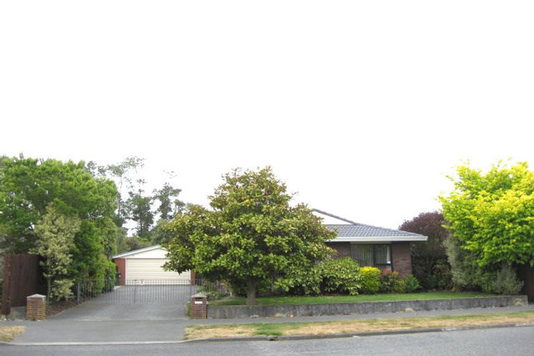 Photo of property in 60 Anglesea Avenue, Parklands, Christchurch, 8083