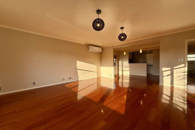 Photo of property in 4 Tomo Street, New Lynn, Auckland, 0600