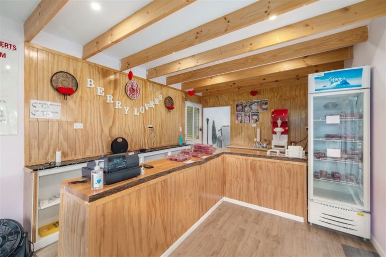 Photo of property in 651 Pound Road, Yaldhurst, Christchurch, 7676