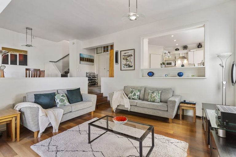 Photo of property in 91 Hinemoa Street, Birkenhead, Auckland, 0626