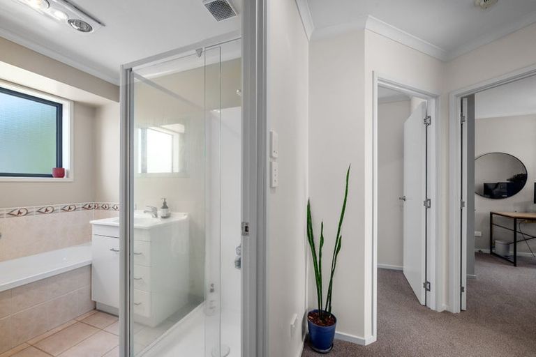 Photo of property in 56 Cabeleigh Drive, Helensville, 0800