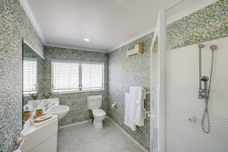 Photo of property in 76b Churchill Drive, Taradale, Napier, 4112