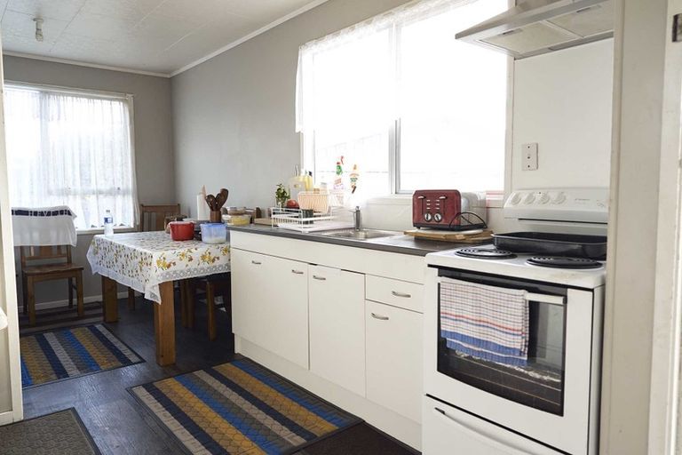 Photo of property in 39 Court Town Close, Mangere, Auckland, 2022