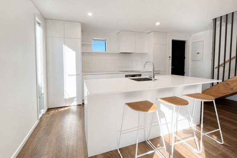 Photo of property in 1/23 Hills Road, Edgeware, Christchurch, 8013