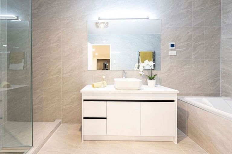 Photo of property in 30 Ballindrait Drive, Flat Bush, Auckland, 2019