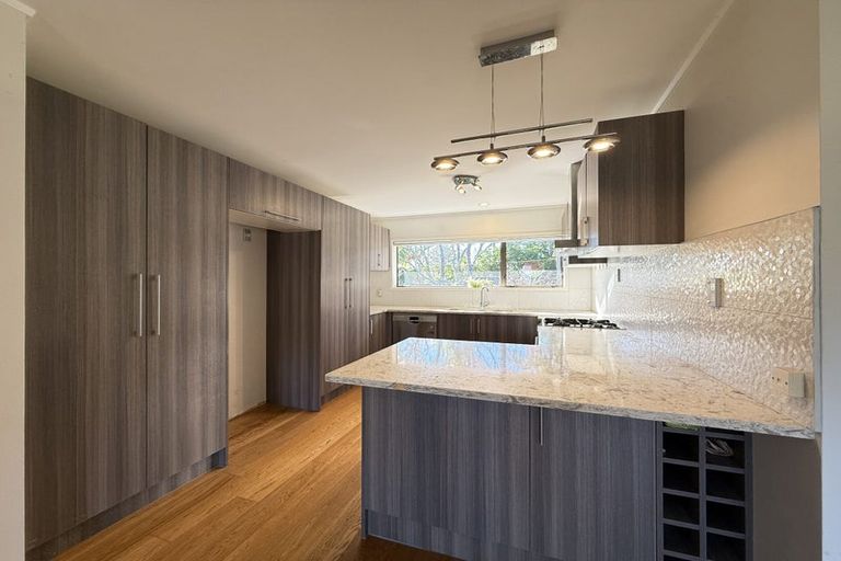 Photo of property in 7 Manutara Avenue, Forrest Hill, Auckland, 0620