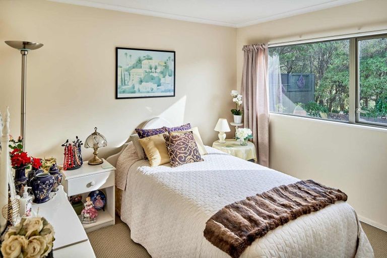 Photo of property in 28 Saint Ives Drive, Camborne, Porirua, 5026