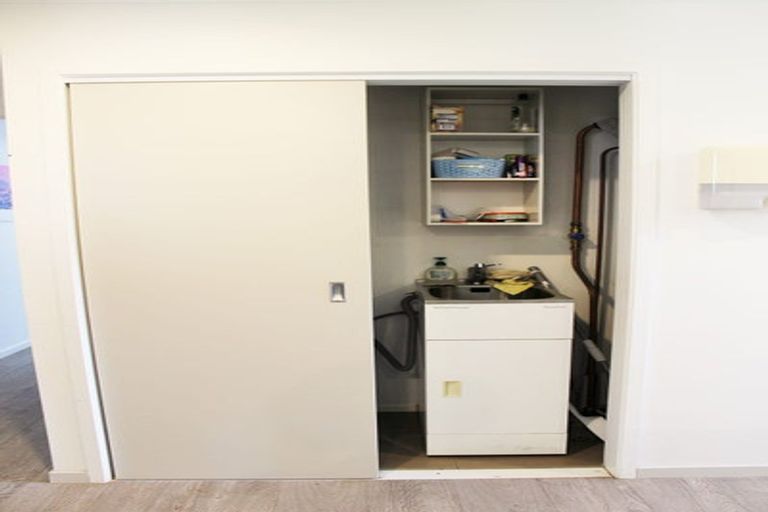 Photo of property in 100 Spinella Drive, Bayview, Auckland, 0629