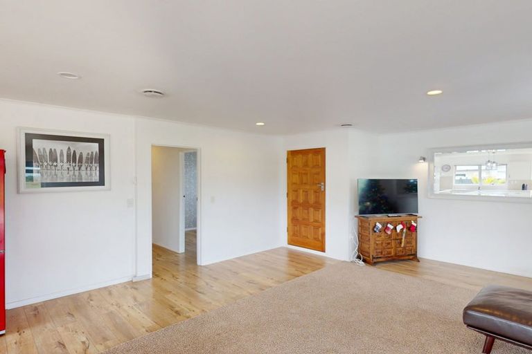 Photo of property in 21 Meadowbrook Drive, Cloverlea, Palmerston North, 4412