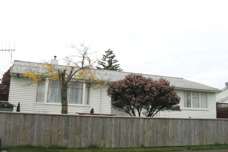 Photo of property in 6 Coventry Street, Highbury, Palmerston North, 4412