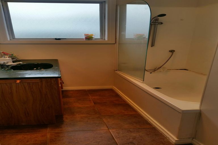 Photo of property in 24b Tironui Station Road, Papakura, 2112