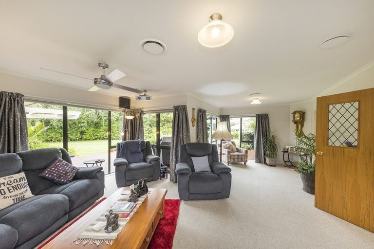 Photo of property in 234 Polson Hill Drive, Aokautere, Palmerston North, 4471