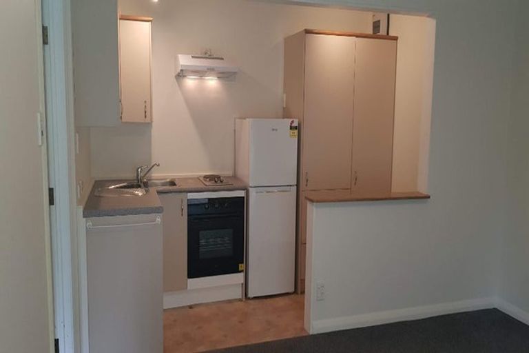 Photo of property in 32 Holborn Drive, Stokes Valley, Lower Hutt, 5019