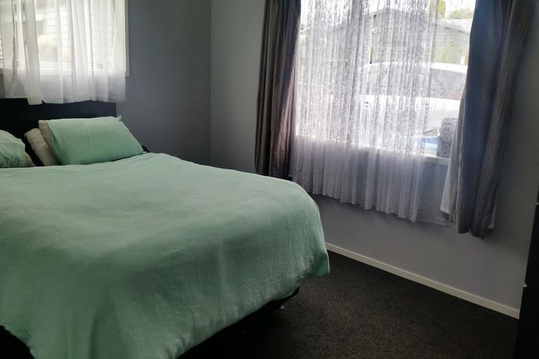 Photo of property in 24b Tironui Station Road, Papakura, 2112