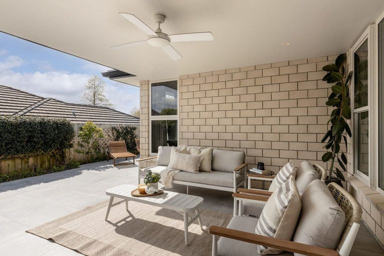 Photo of property in 30 Broadwater Close, Pyes Pa, Tauranga, 3112