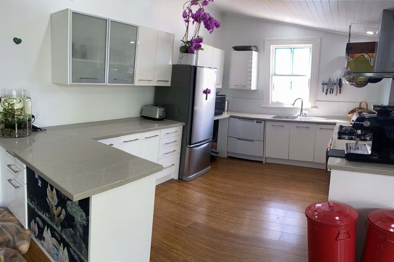 Photo of property in 80 Lake Road, Narrow Neck, Auckland, 0624