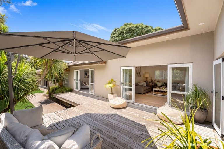 Photo of property in 163 Ocean Beach Road, Tairua, 3508